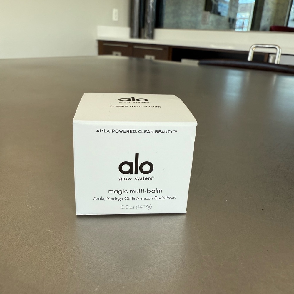 ALO Yoga Glow System Magic Multi-Balm - White
